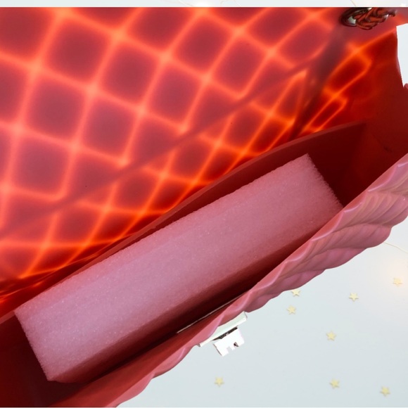 ORCHID LOVE Quilted Jelly Flap Bag with Gold Chain New with Tags - Picture 9 of 11